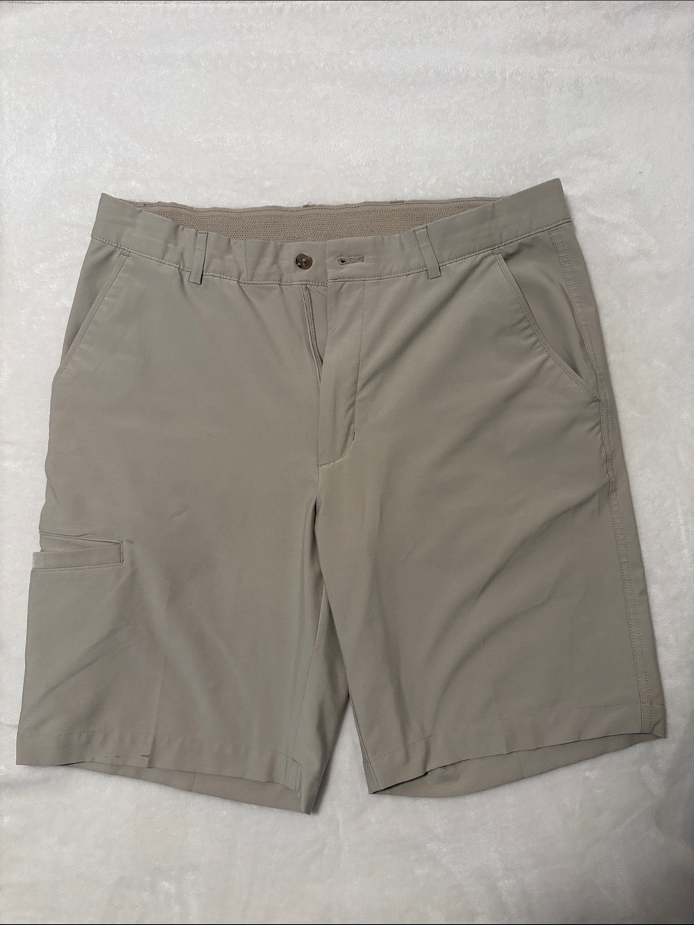 Greg Norman Men's size 34 khaki Shorts